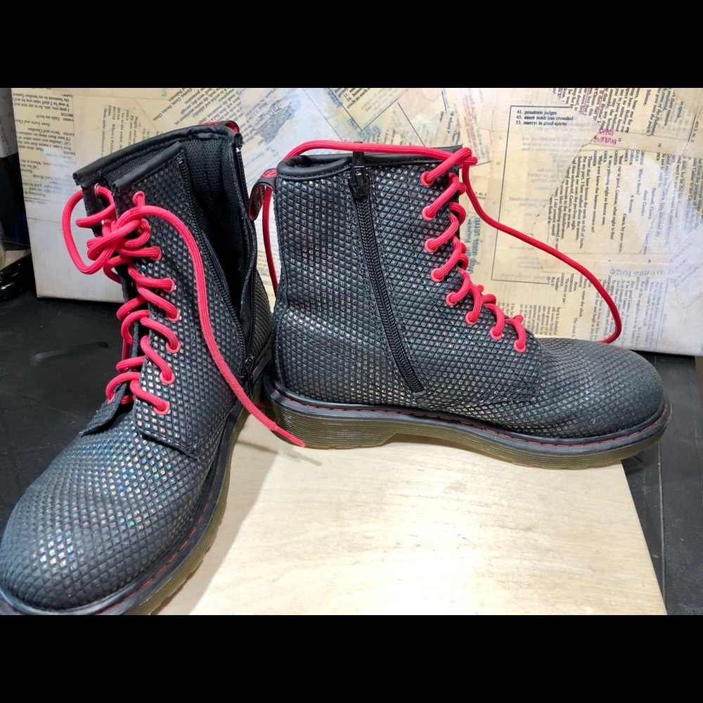 🎉 Fishnet Doc Martens - Picture 4 of 14